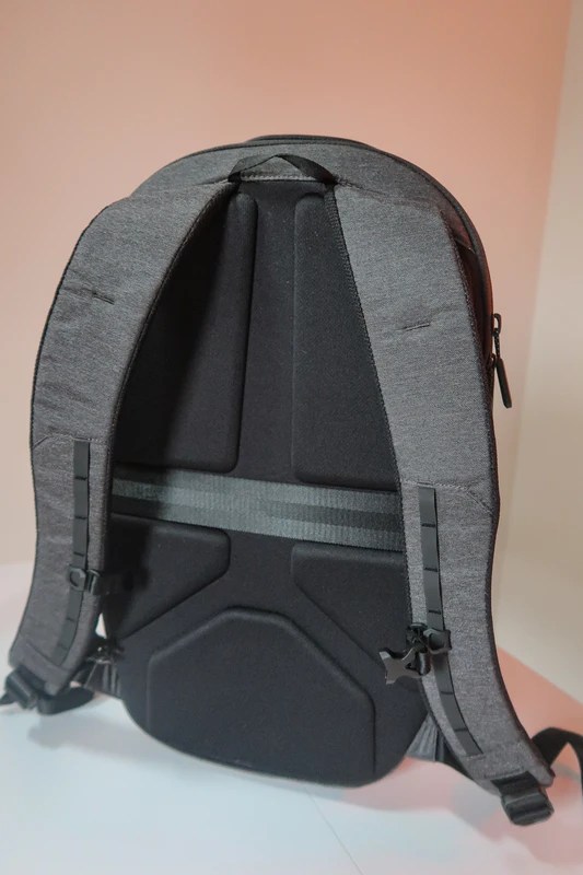 Nomatic Navigator Lite Pack REVIEW (15L) The Perfect Backpack For